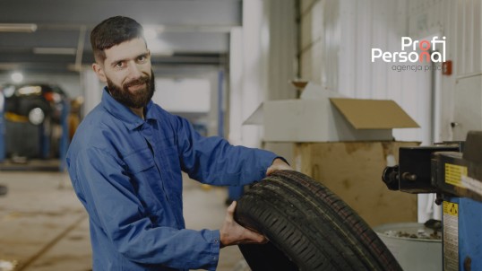 UDT driver job at a leading tire warehouse near Warsaw