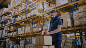 Work in an international logistics warehouse