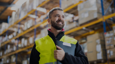 Work in an international logistics warehouse