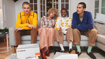 Упаковка одягу та аксесуарів Zalando